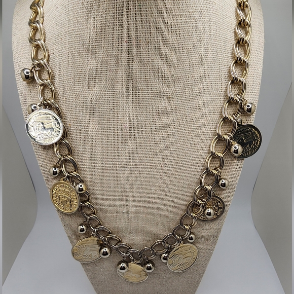 GOLD TONE CHUNCKY CHAIN NECKLACE WITH FAUX ALEXANDER THE GREAT COINS - Picture 4 of 4